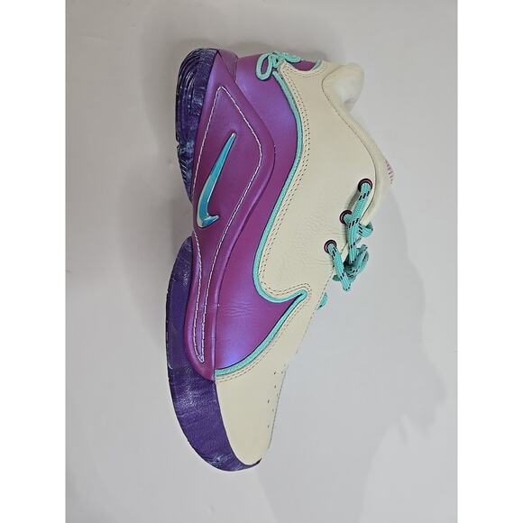 Nike Men\'s LeBron 22 Basketball Frozen Grapes |HV8454-001| Mens 5.5 main image 5